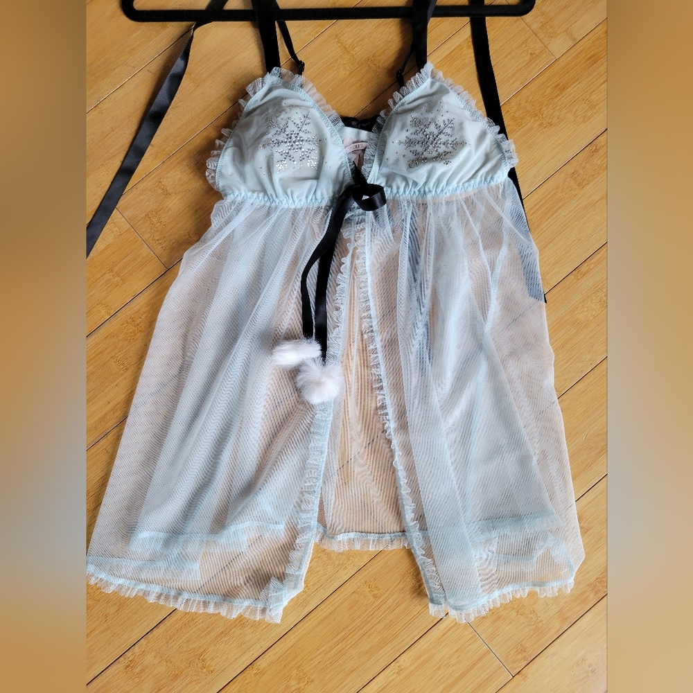 Victoria's Secret Sheer Babydoll Lingerie - Picture 3 of 5